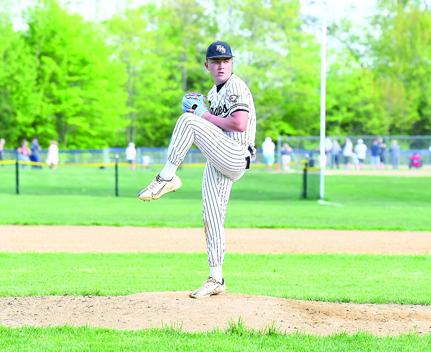 Eagles set sights on a home playoff game